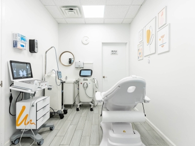 us-evergreen-medspa-flushing-ny-medical-spa-treatment-room1